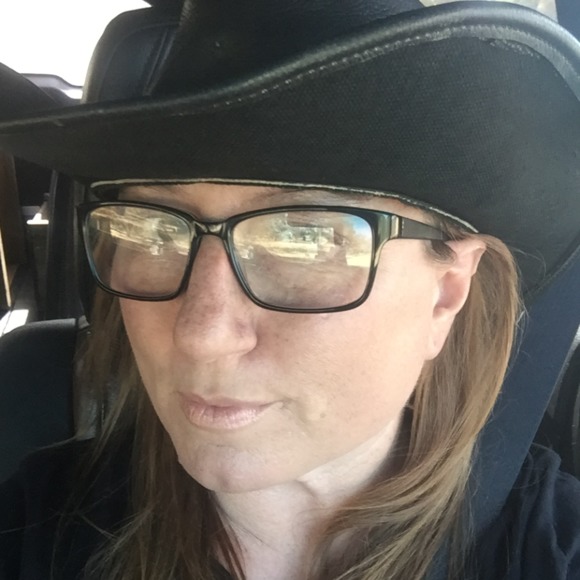 Poshmark profile picture for @tempus